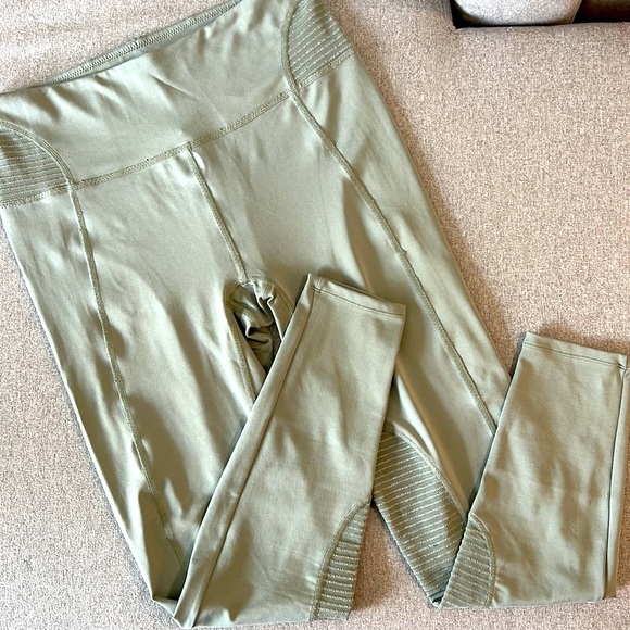 Free People Movement Sage Green Leggings 🍃 - Picture 1 of 4